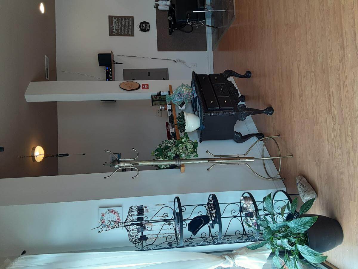 Amazing Grace Salon67124 South Ogden Image 3