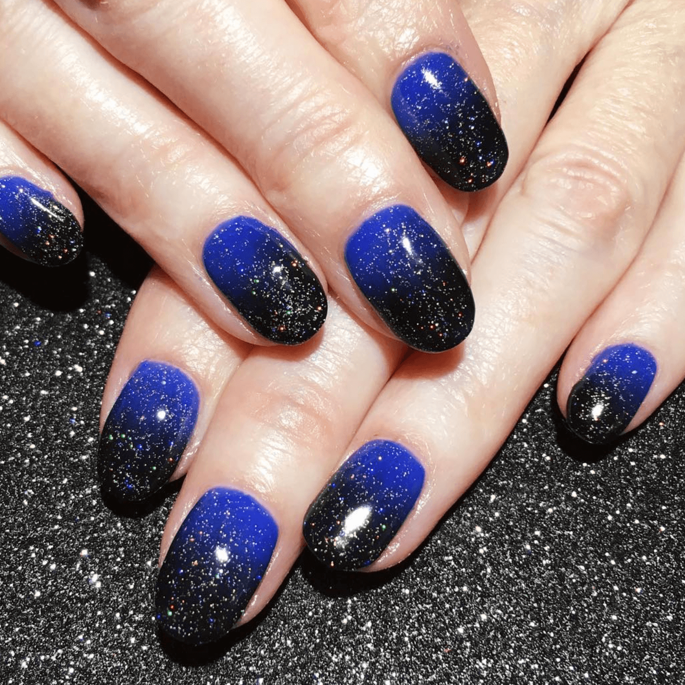 Black ombre nails