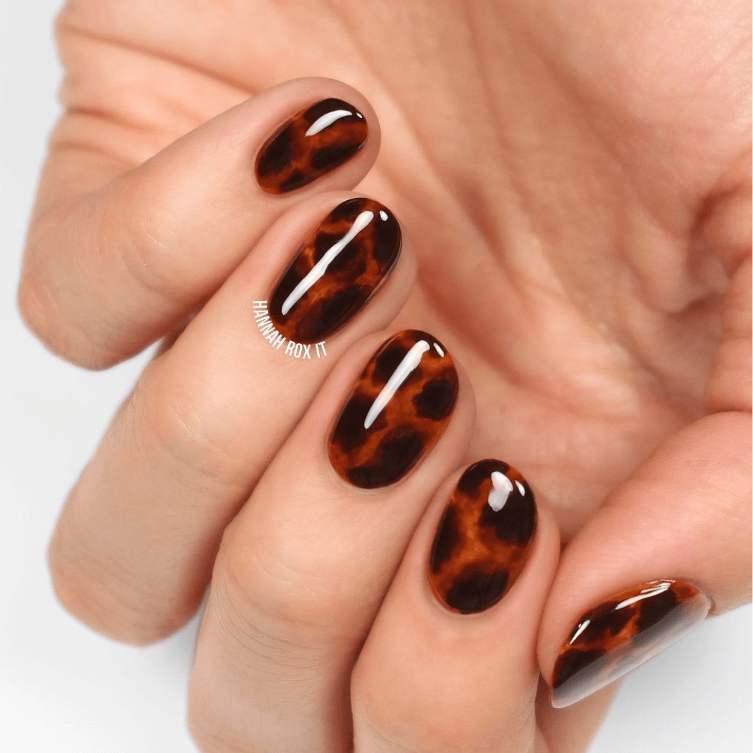 Negative space for fall nails