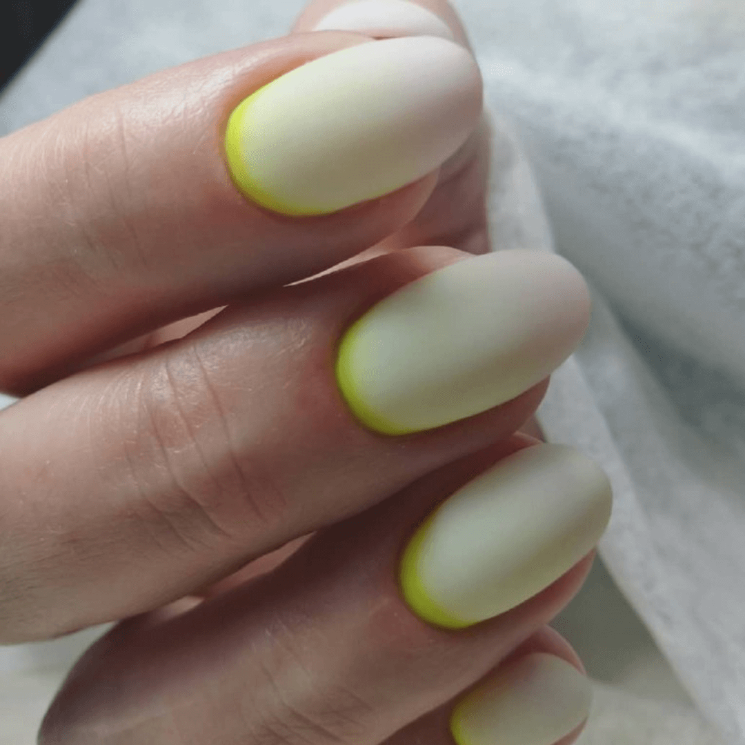 French paznokcie odwrócony french manicure