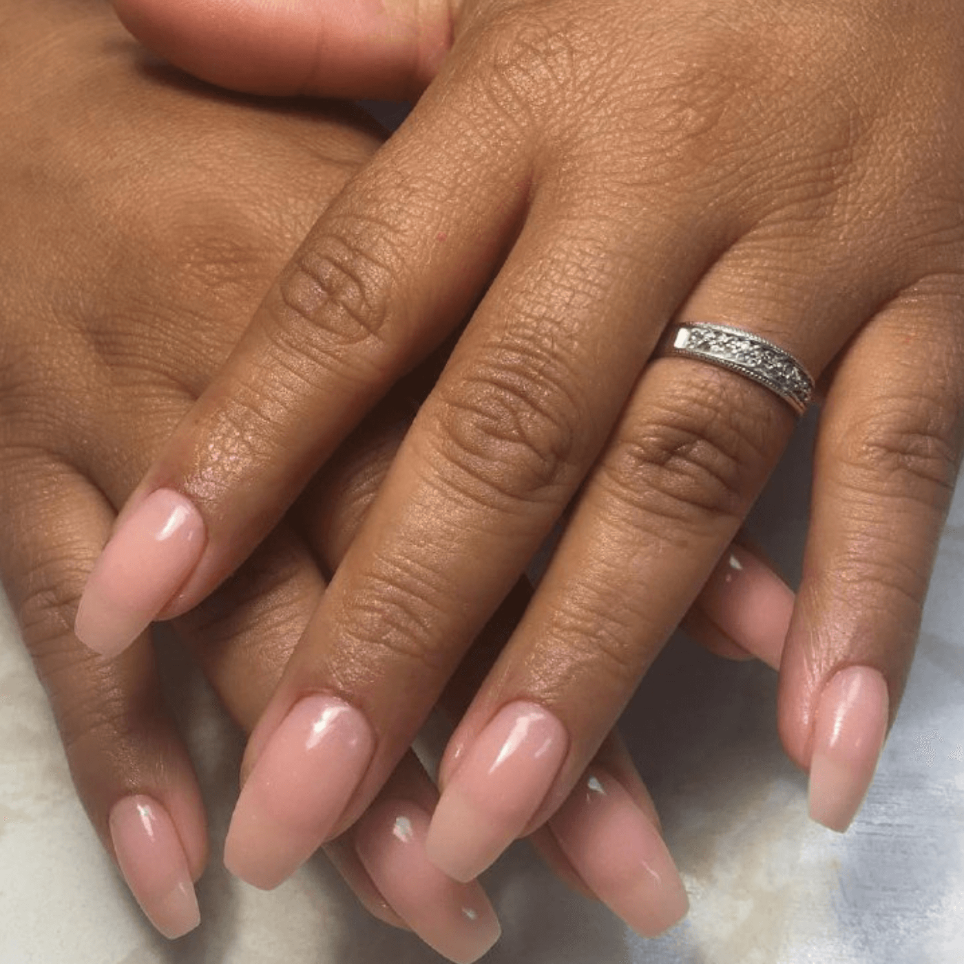 What Are the Benefits of Dip Powder Nails