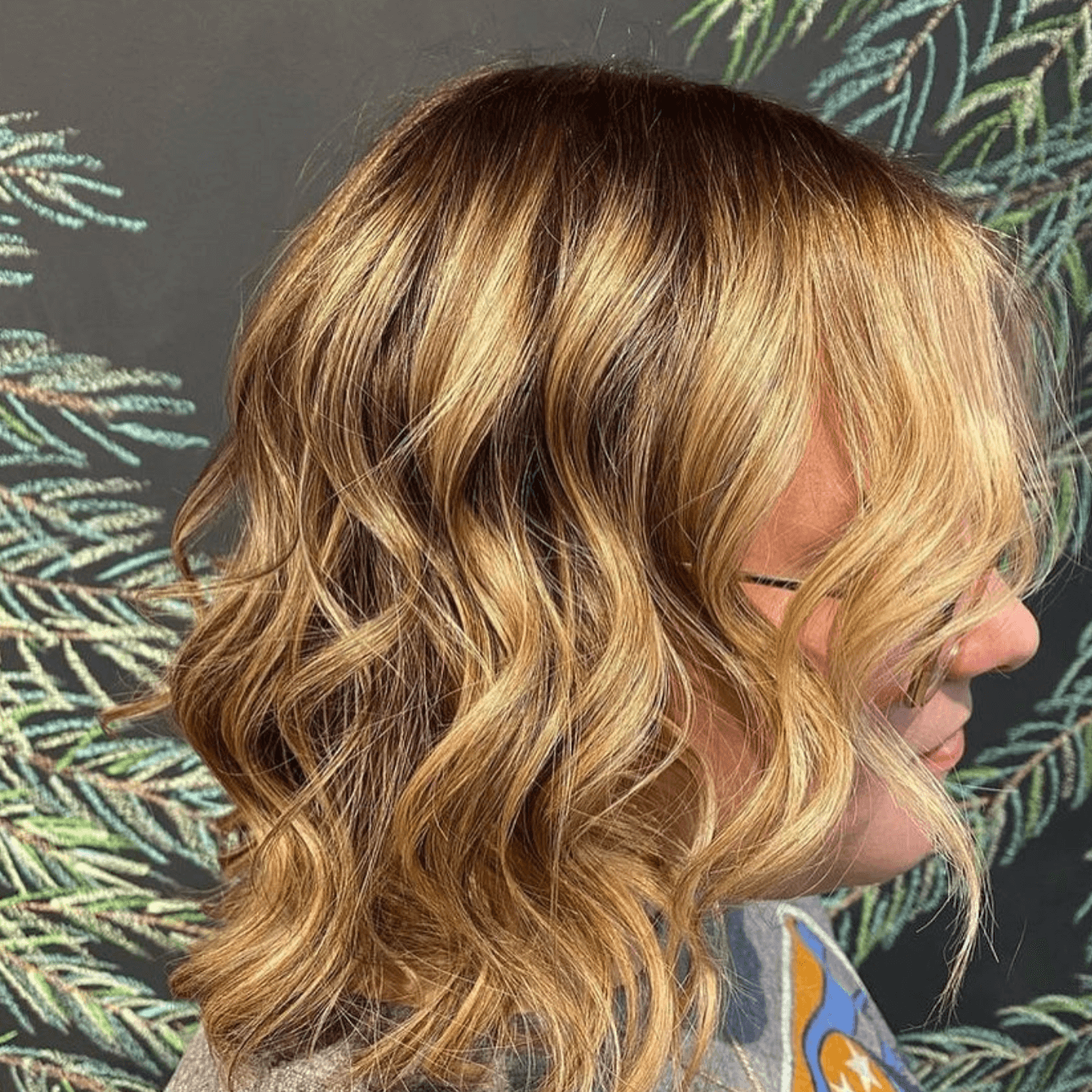 Medium-Length Brown Hair With Blonde Highlights