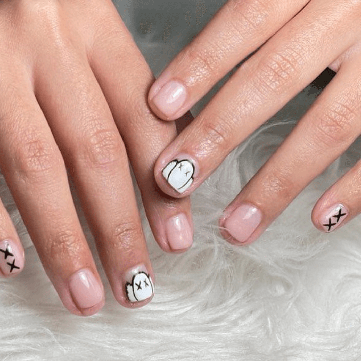 Dip Powder Nails vs. Gel Nails: What’s the Difference