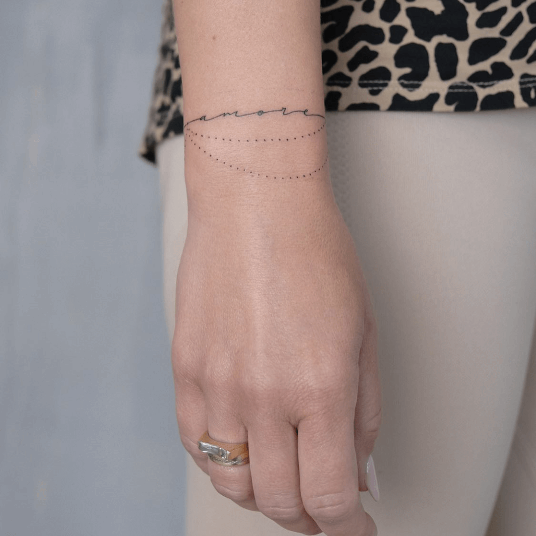 Tatuaż liniowy