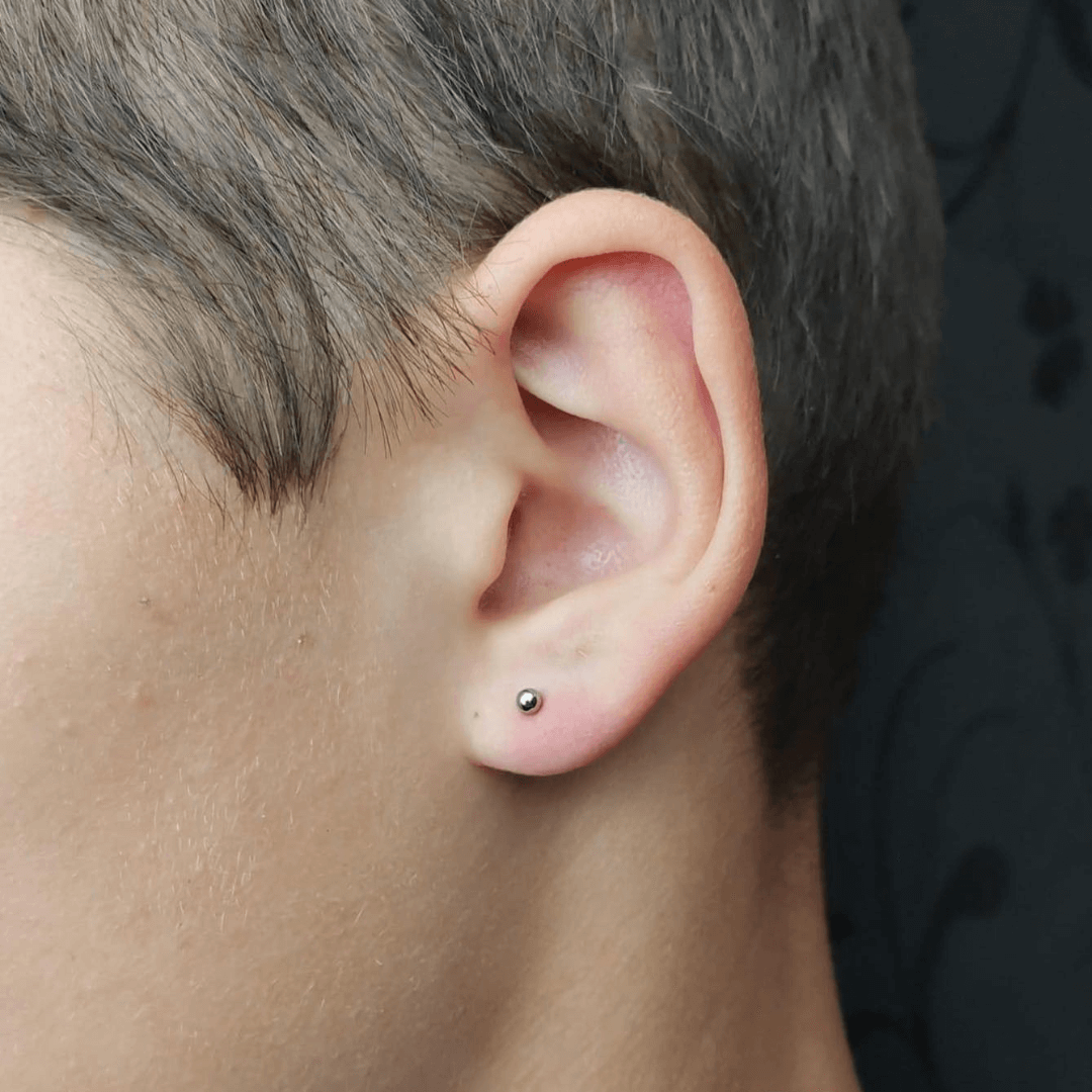 przekluwania-uszu-lobe-piercing
