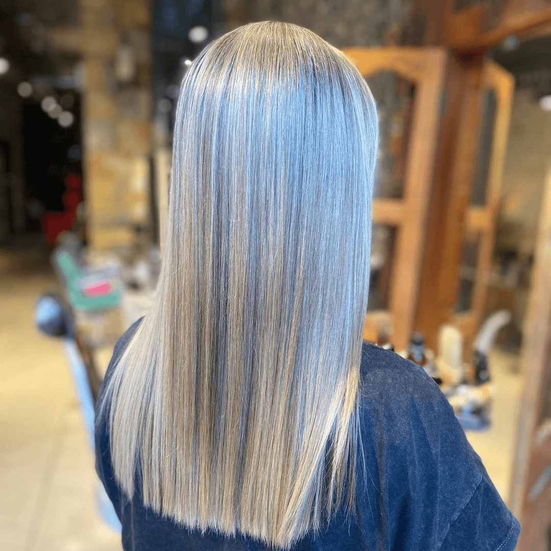 peinados-largos-para-mujeres-de-mas-de-60-anos-pelo-largo-liso-y-elegante