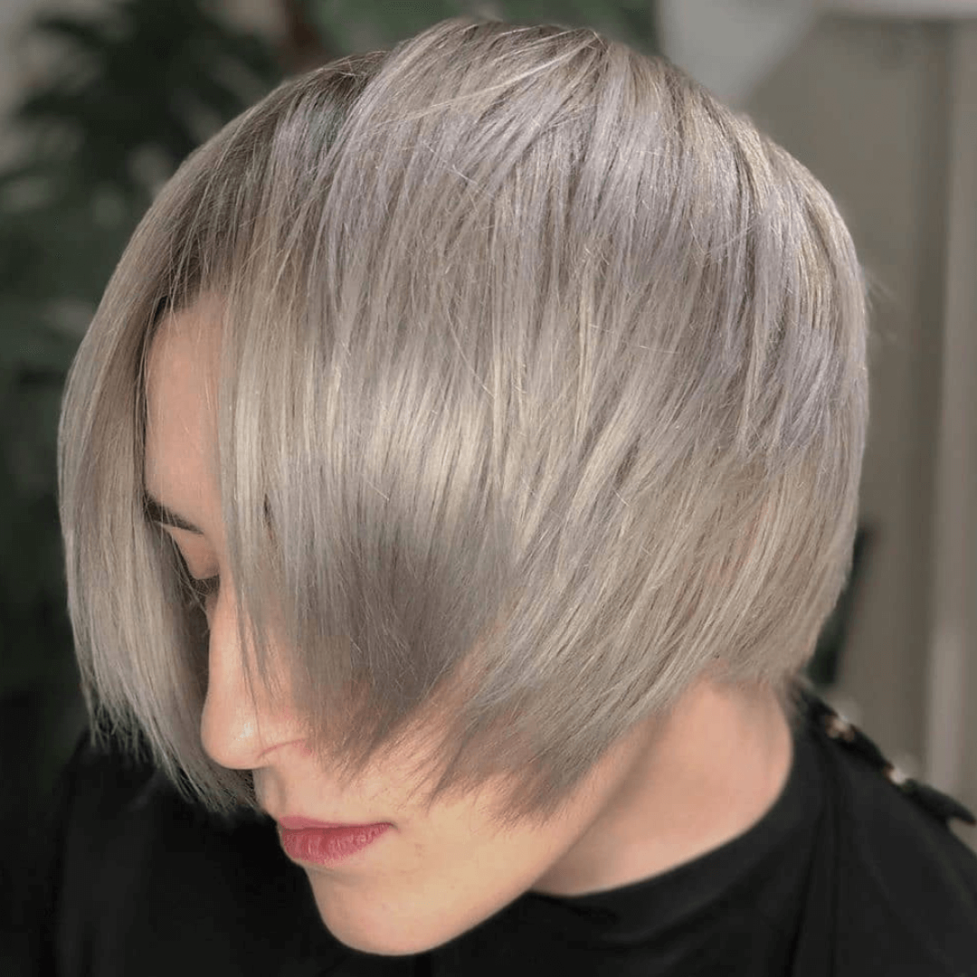 Long pixie cut z grzywką