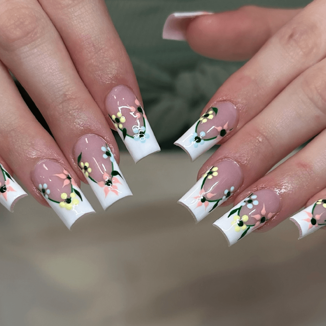 Acrylic spring nails with flowers