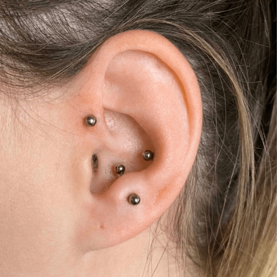 Piercings' en la oreja: guía para resolver todas las dudas