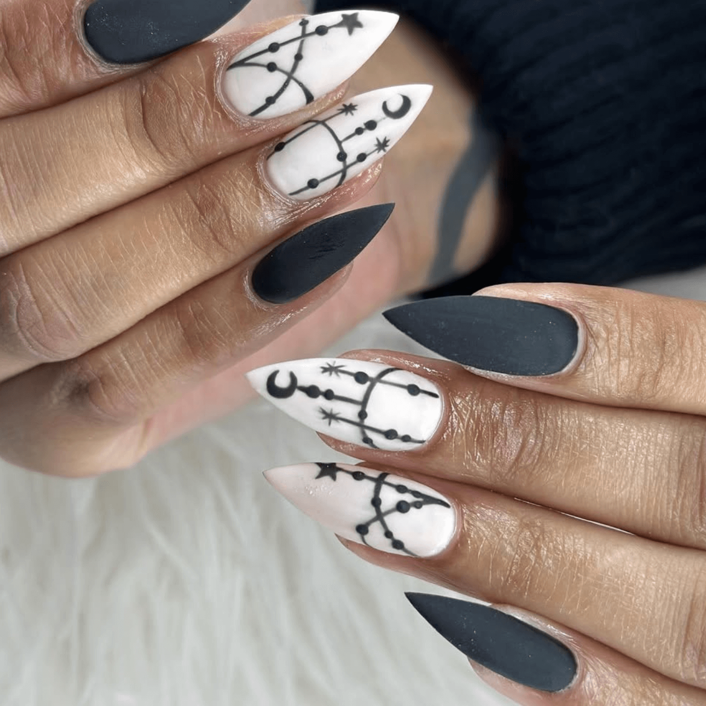 Black And White Nails