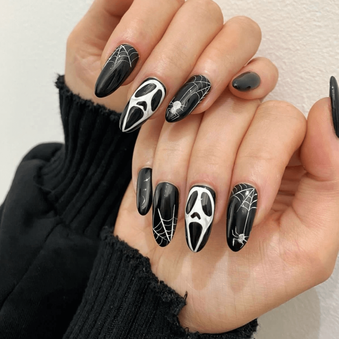 Black nails for autumn