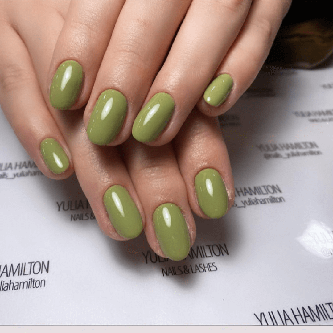 Green nails design