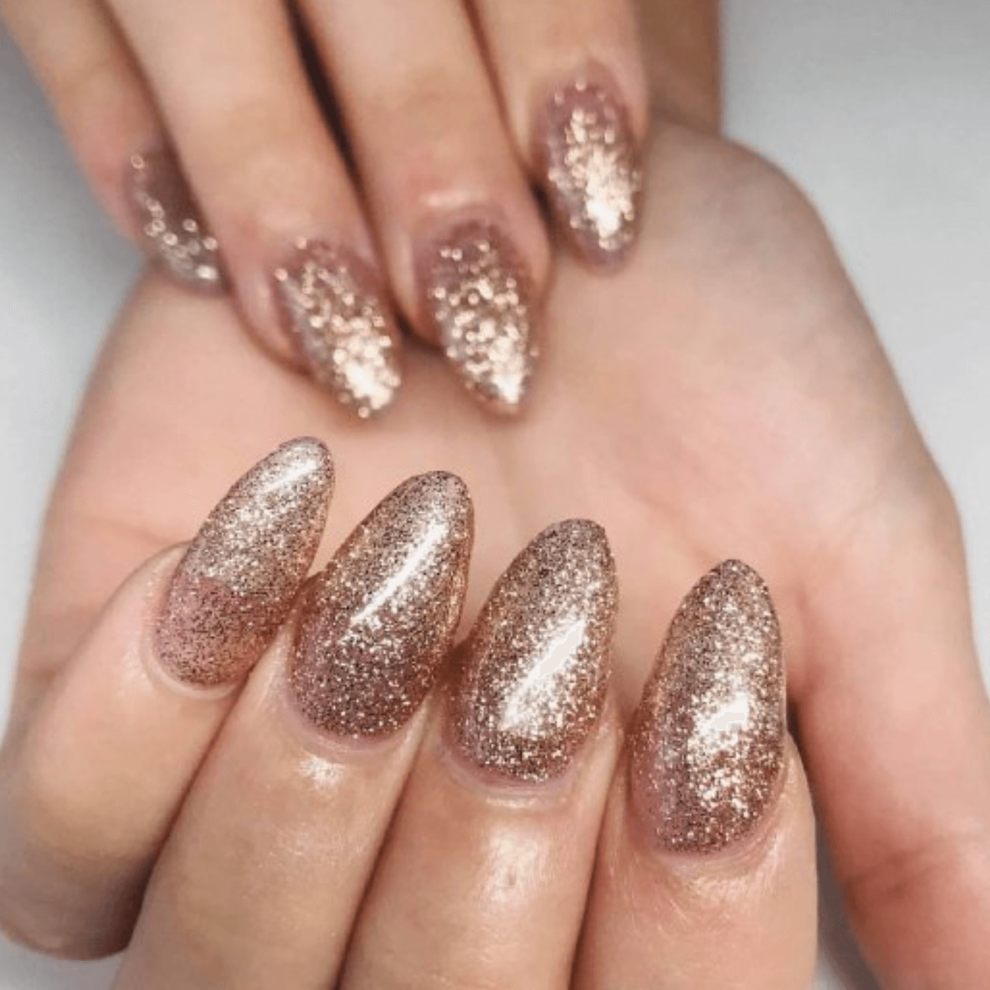 Gold Accent Nails For Autumn