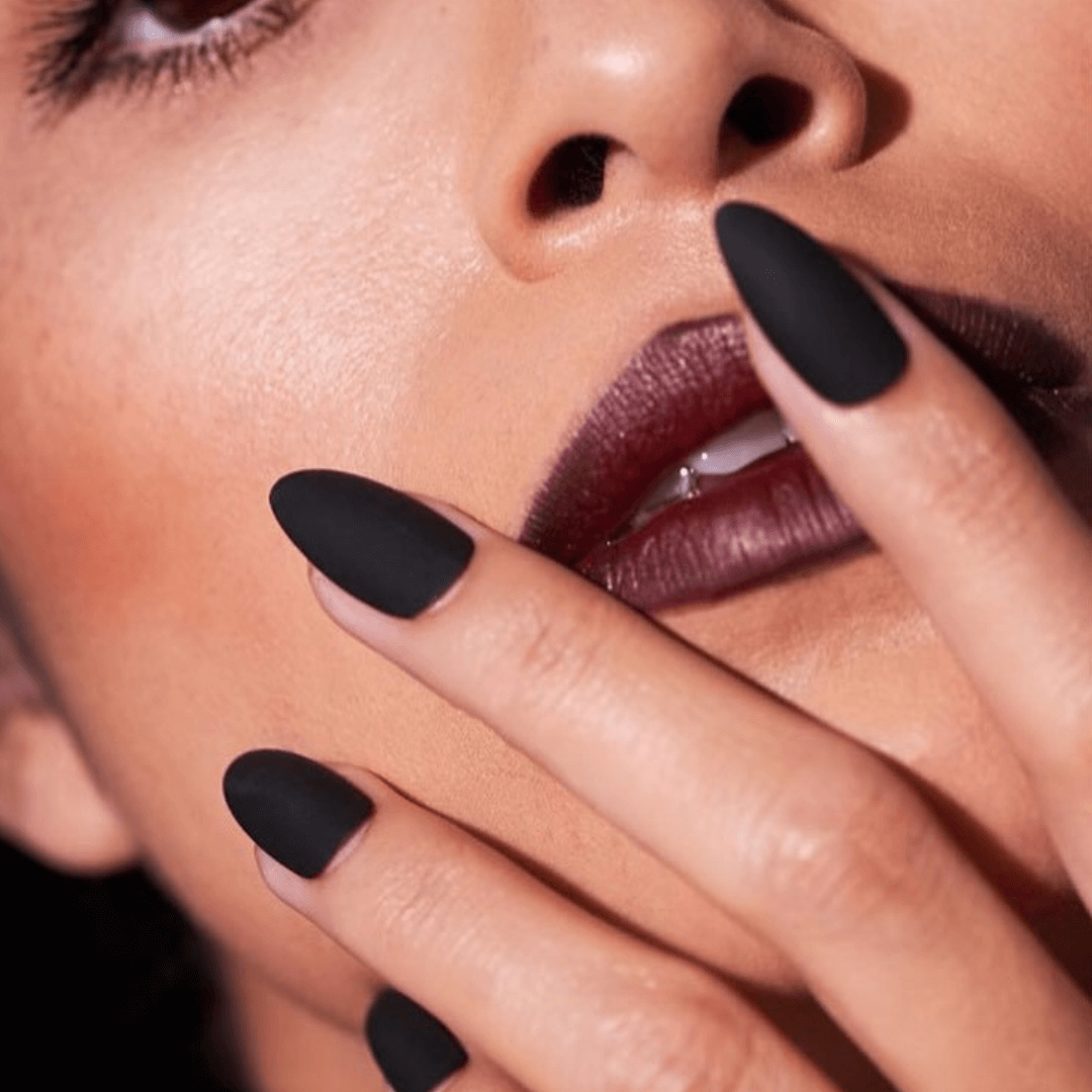 Striking black nails