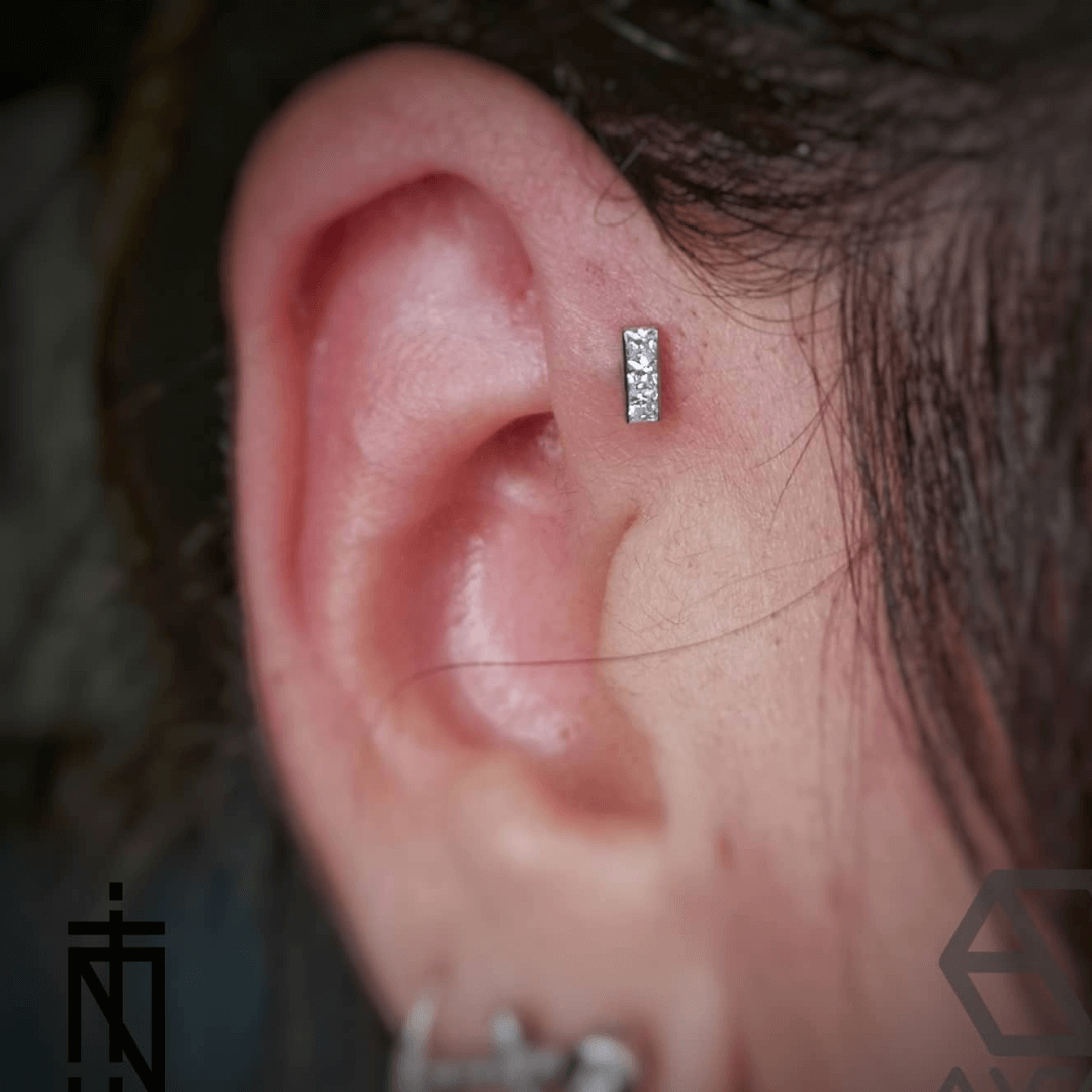 perforaciones-en-las-orejas-piercing-forward-helix