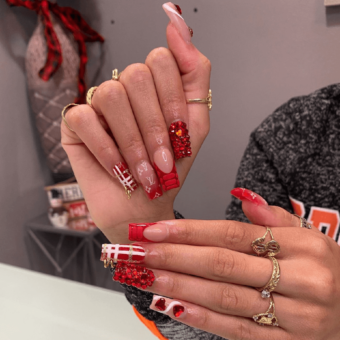 christmas-nails-plaid-nail-design